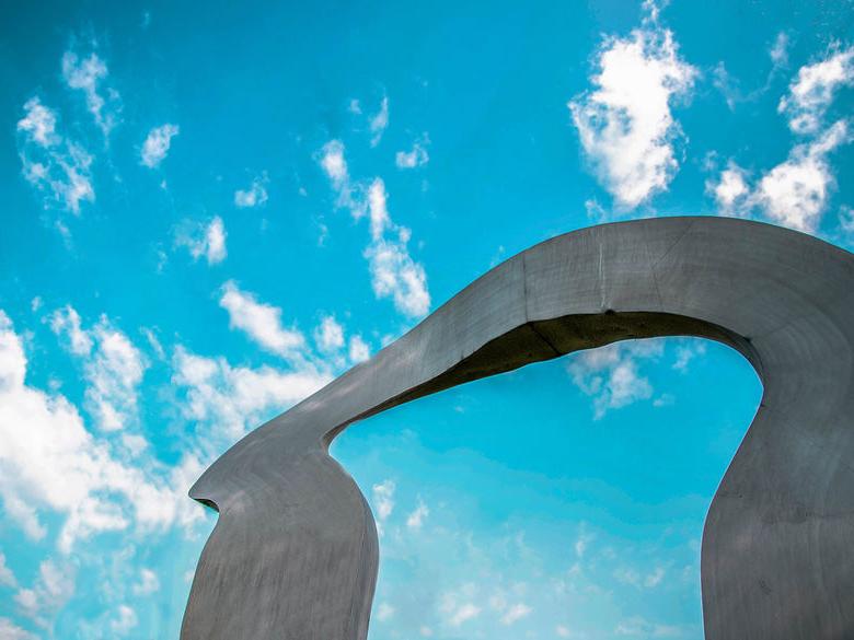 Photo of the Alcoa Arch at Penn State New Kensington